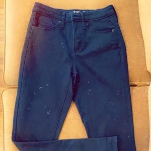 *****Sz 2/26S universal thread jet black high-rise skinny jeans. “Like new”*****